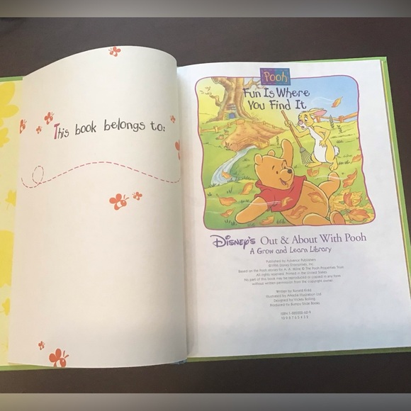 6 Volumes Out & About With Pooh-A Grow and Learn Library - Picture 12 of 16